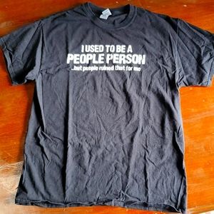 Lg, blk, Gildan graphic T w/ wht lettering. A4.